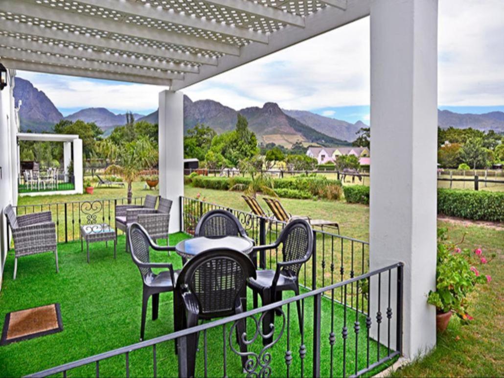 Auberge La Dauphine Guest House ฟรันเชิค ภายนอก รูปภาพ